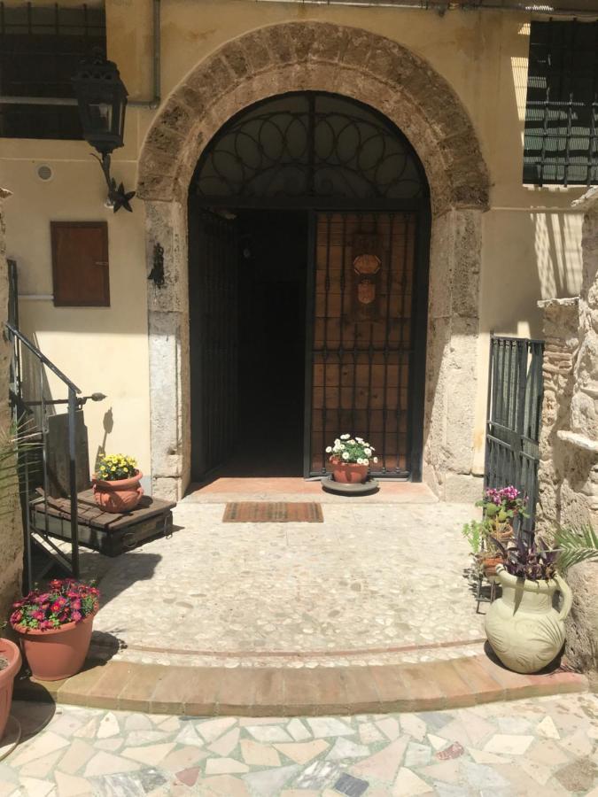 Le Prigioni Del Palazzo B&B 소라 외부 사진