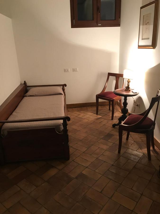 Le Prigioni Del Palazzo B&B 소라 객실 사진