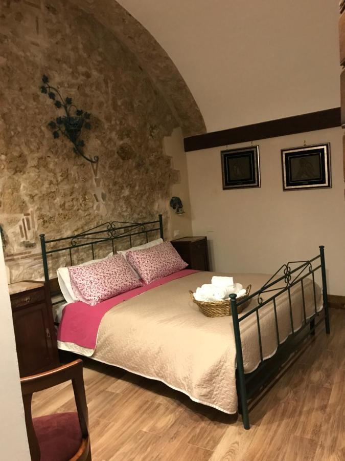 Le Prigioni Del Palazzo B&B 소라 외부 사진