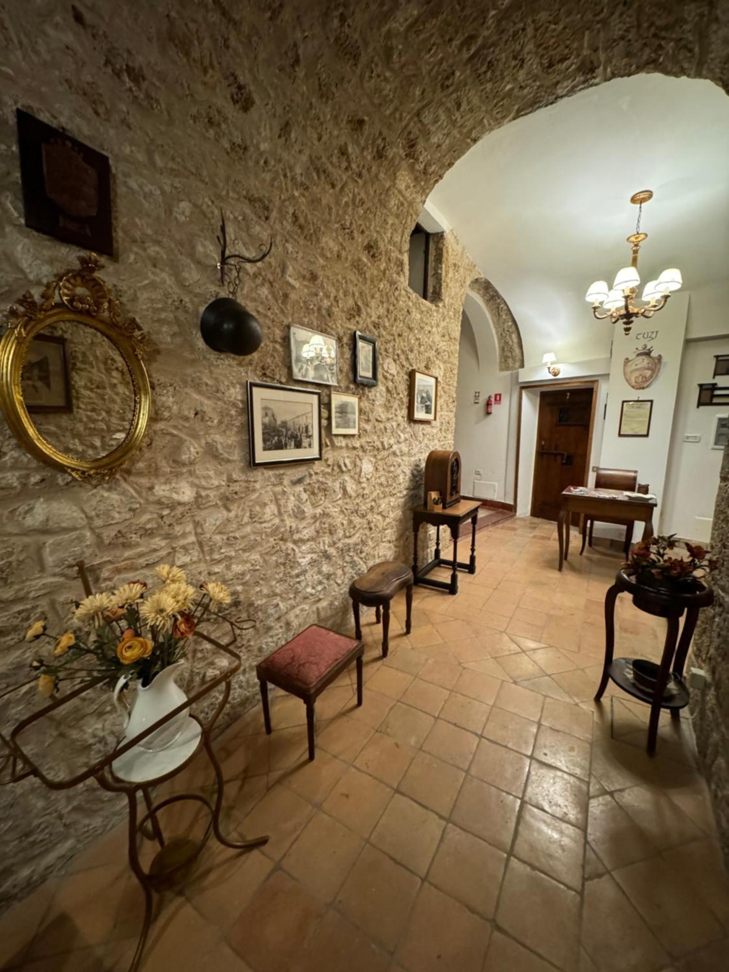 Le Prigioni Del Palazzo B&B 소라 외부 사진