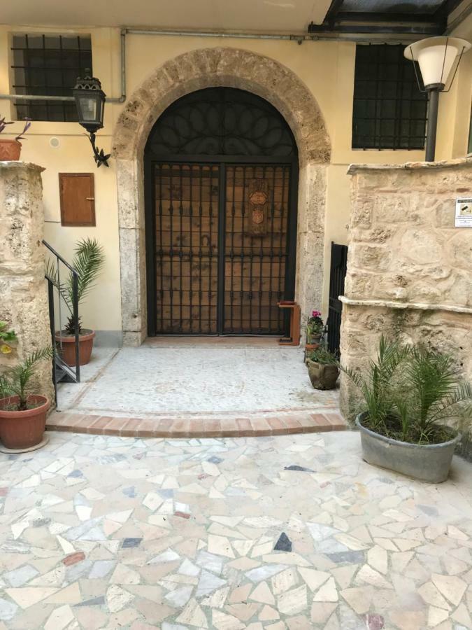Le Prigioni Del Palazzo B&B 소라 외부 사진