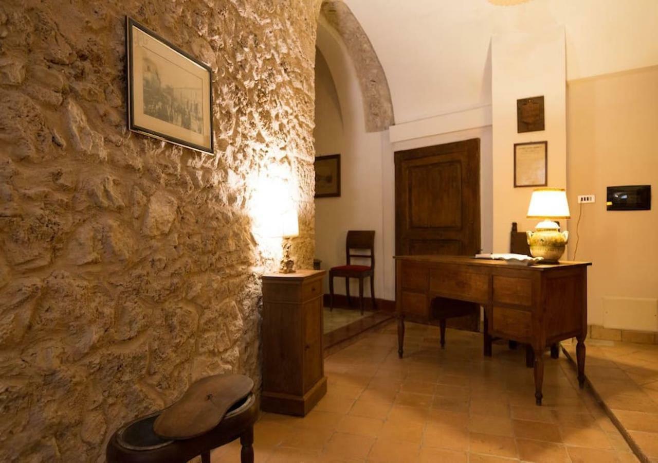 Le Prigioni Del Palazzo B&B 소라 외부 사진